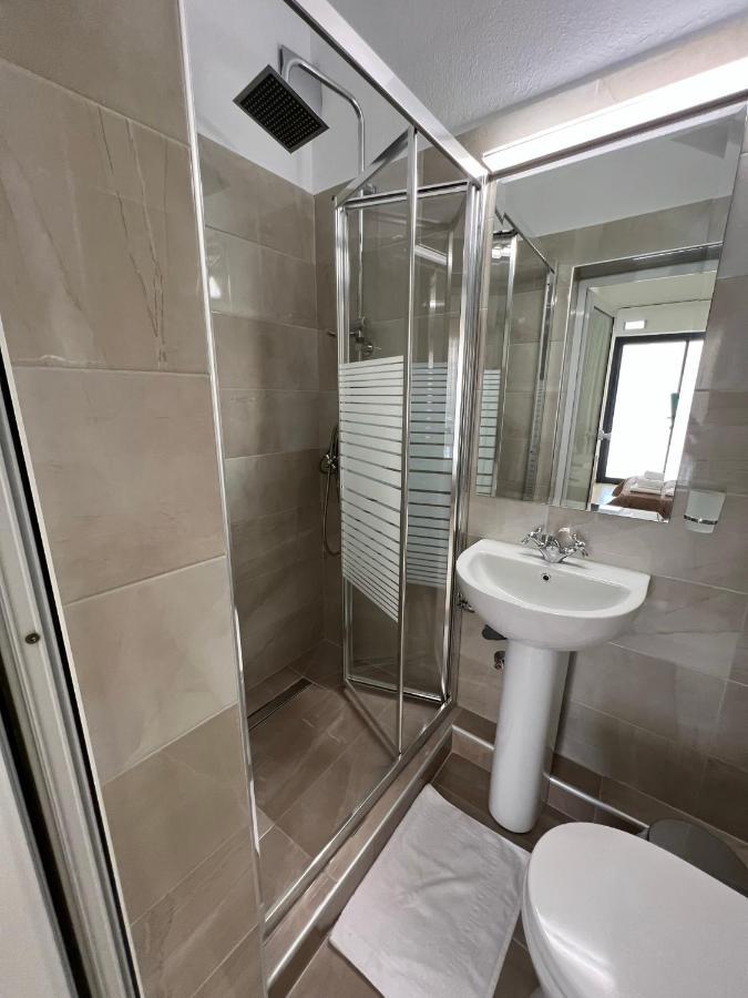 Sun'S Suites Аспровалта Екстериор снимка