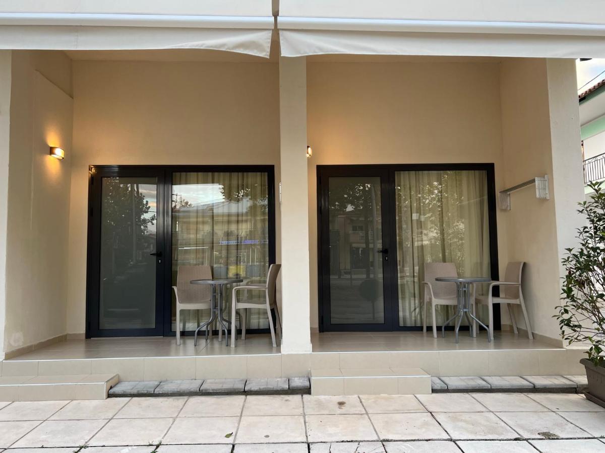Sun'S Suites Аспровалта Екстериор снимка